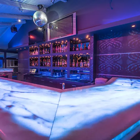 Tzante Zakynthos, Adults Only